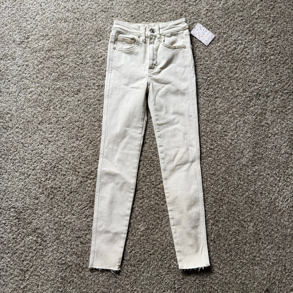 Free People We The Free Skinny Jeans NWT Size 24 Ivory Raw Edge Hem - Picture 3 of 5